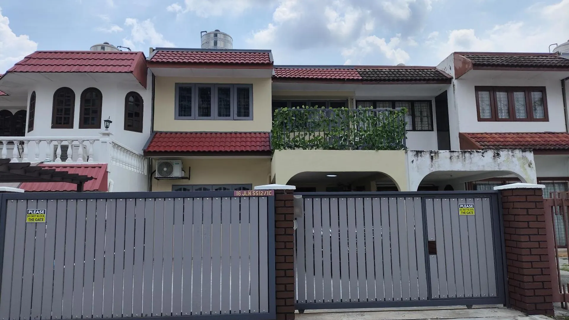Holiday home 4-15Pax Sawatt Homestay At Subang - Entire House Subang Jaya