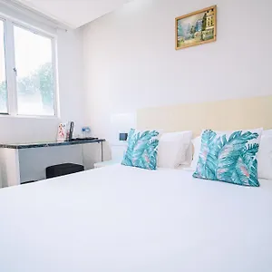 4* Hotel Swing & Pillows - Subang Ss15